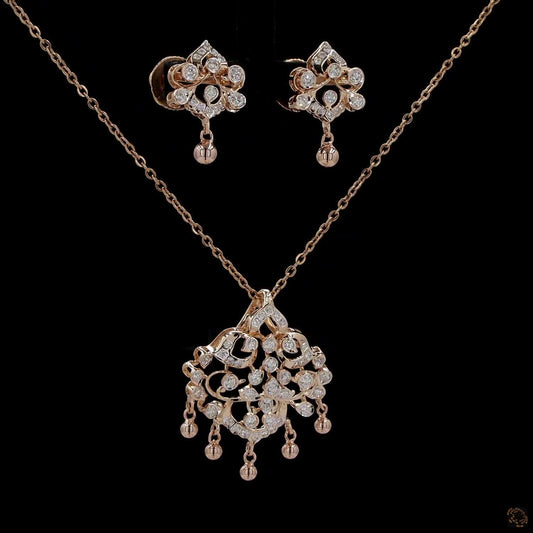 Diamond Pendant Set in 18KT Yellow Gold