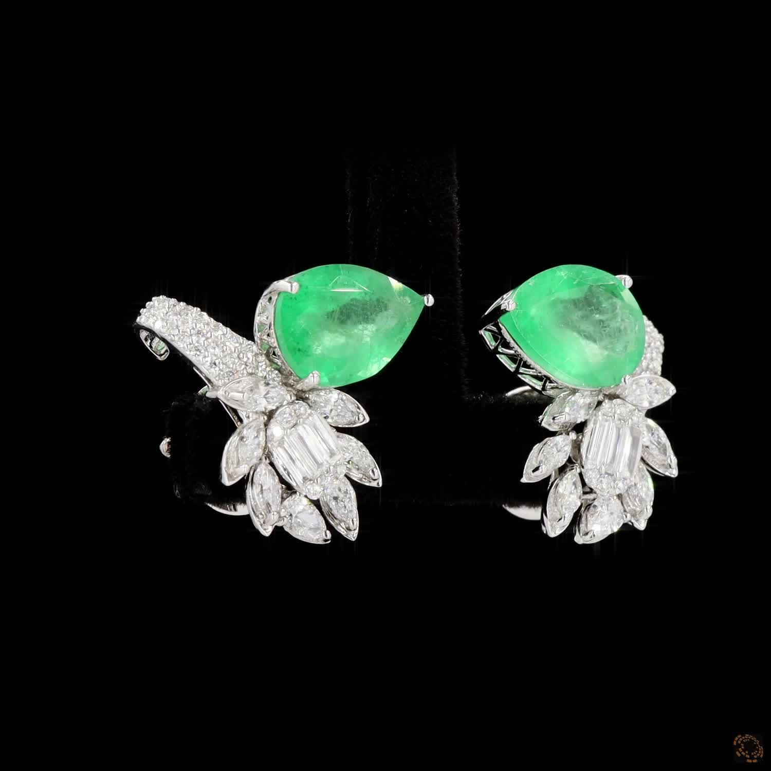 Emerald Diamond Earrings in 18KT White Gold