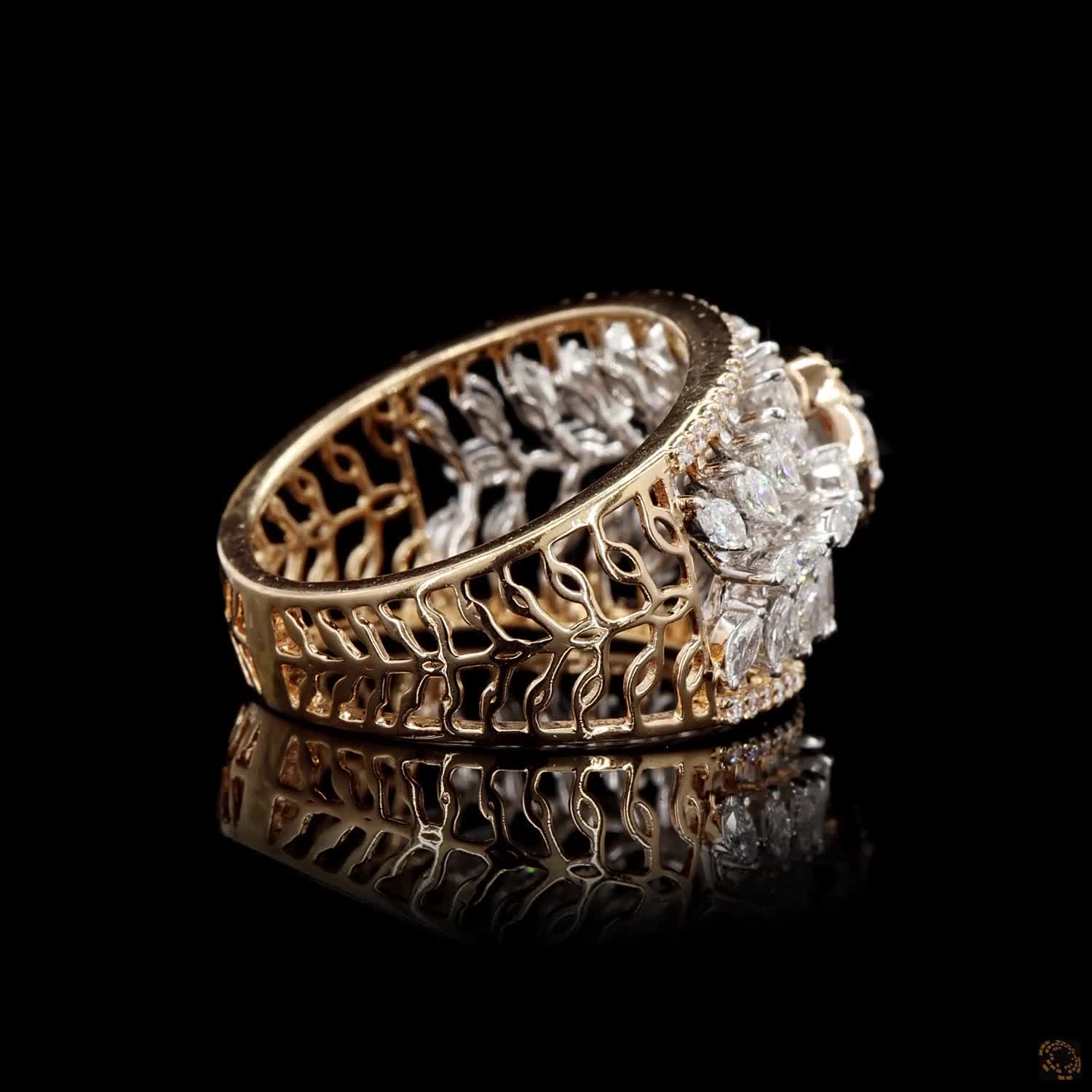 Diamond Ring in 18KT Yellow Gold